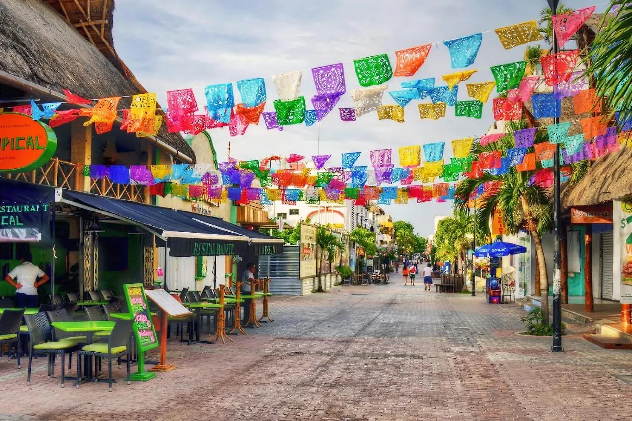 Lezzoto 2.5 Beach Playa del Carmen 0*,