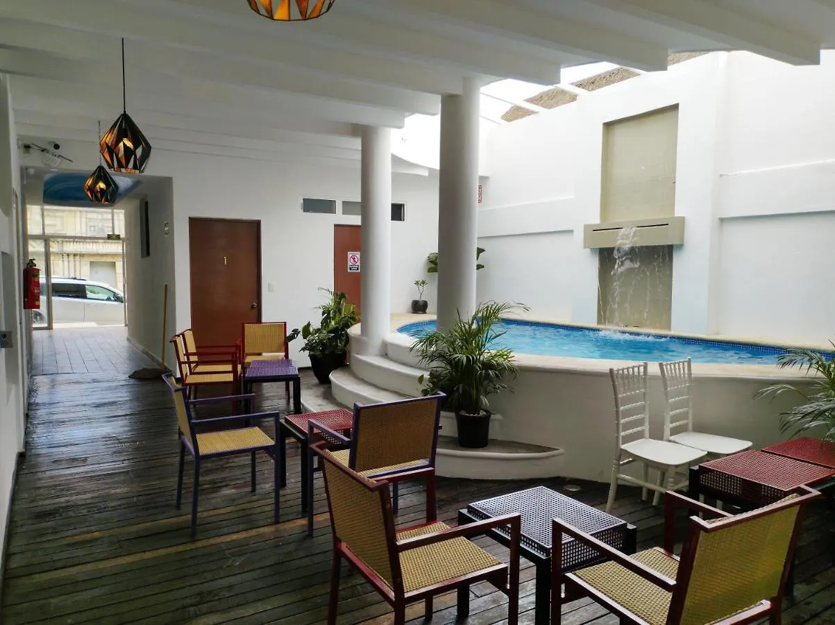 Lezzoto 2.5 Beach Playa del Carmen Pensionat